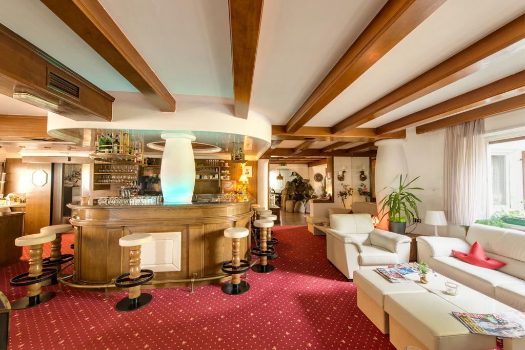 كورنايانو Hotel Waldhof المظهر الخارجي الصورة